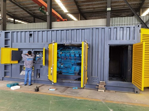 宁津除了调速系统和励磁系统，还有哪些系统能保护发电机组应对频率波动？
